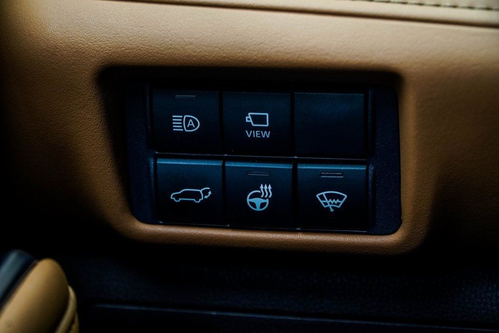2021 Toyota Highlander Platinum photo 28