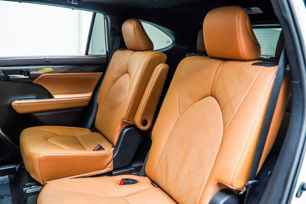 2021 Toyota Highlander Platinum photo 34