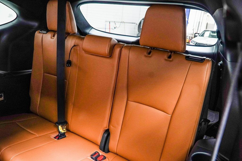 2021 Toyota Highlander Platinum photo 35