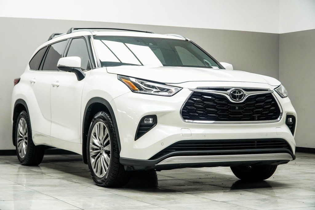 2021 Toyota Highlander Platinum photo 4