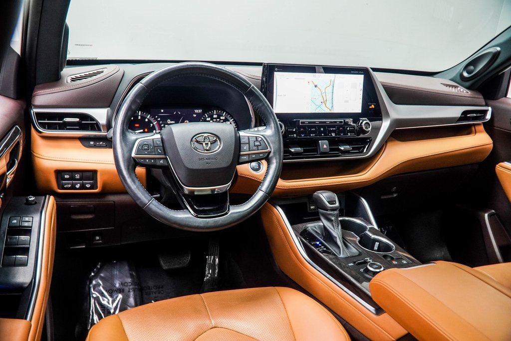 2021 Toyota Highlander Platinum photo 5