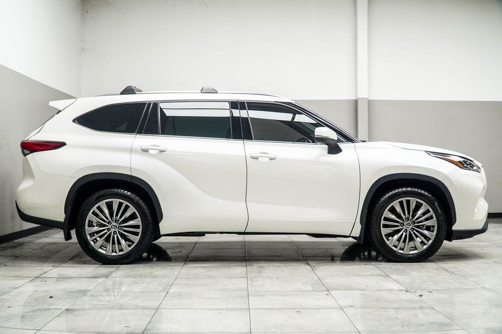 2021 Toyota Highlander Platinum photo 6