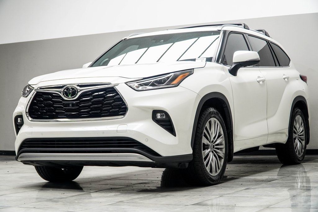 2021 Toyota Highlander Platinum photo 8