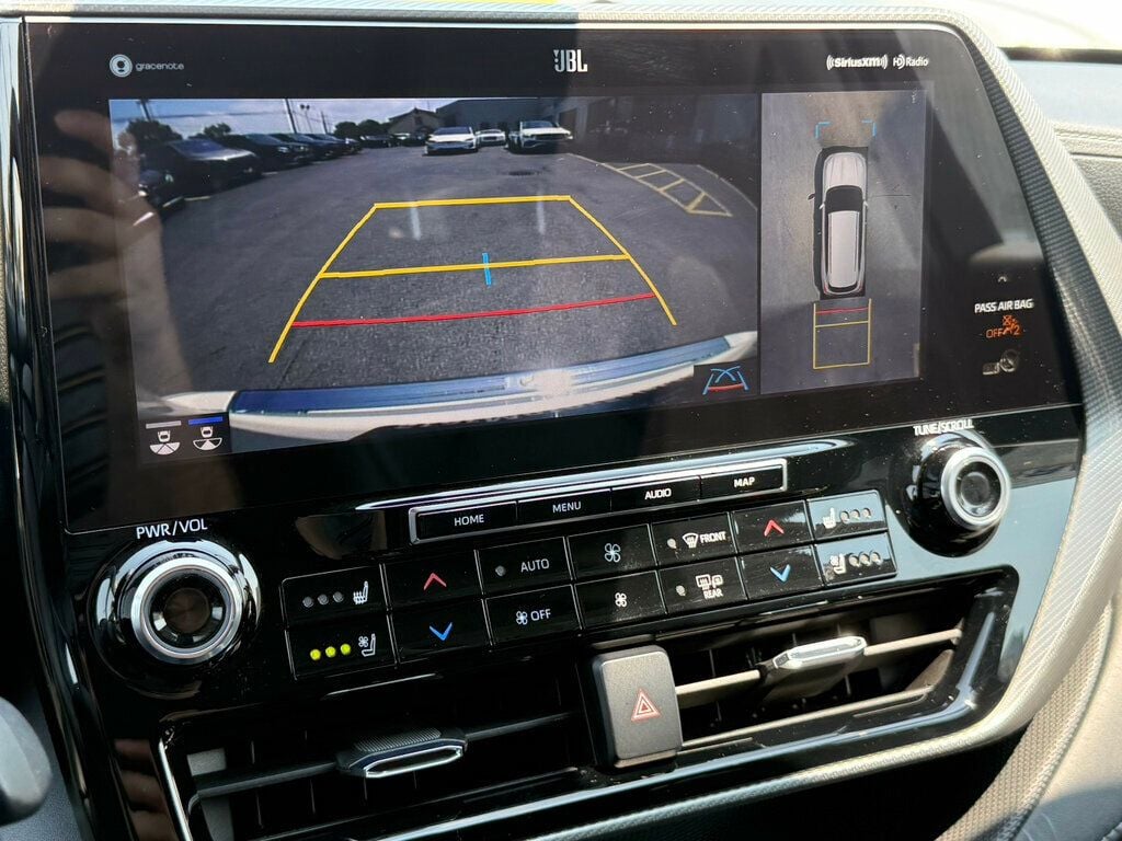 2021 Toyota Highlander Platinum photo 4