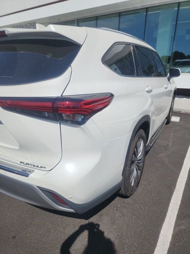 2021 Toyota Highlander Platinum FWD - 23010199 - 4