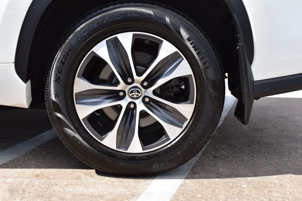 2021 Toyota Highlander XLE AWD - 23040700 - 10