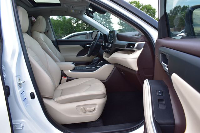 2021 Toyota Highlander XLE AWD - 23040700 - 16