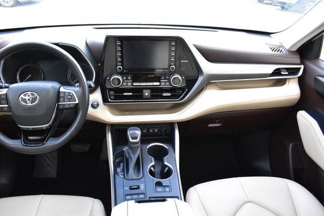 2021 Toyota Highlander XLE AWD - 23040700 - 30