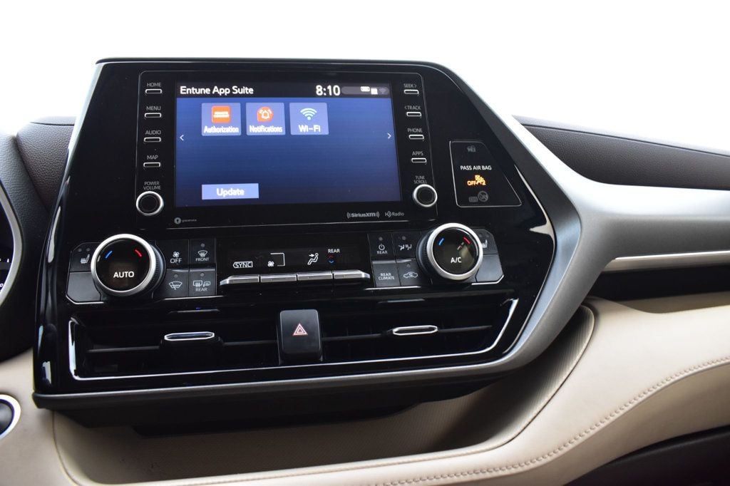 2021 Toyota Highlander XLE AWD - 23040700 - 39