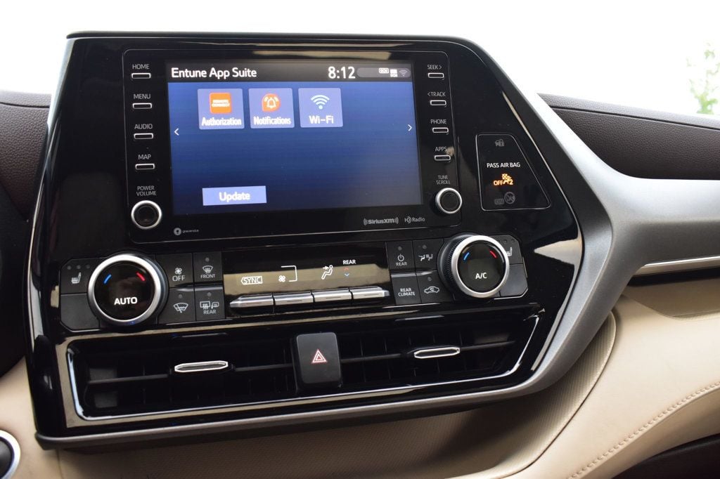 2021 Toyota Highlander XLE AWD - 23040700 - 40