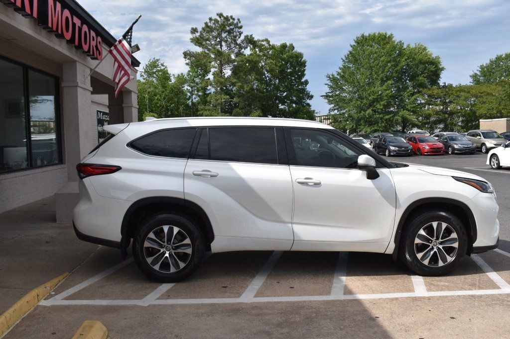 2021 Toyota Highlander XLE AWD - 23040700 - 5