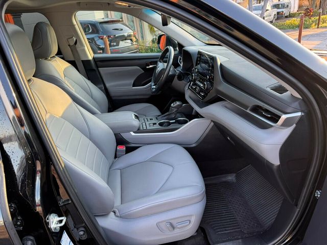 2021 Toyota Highlander XLE AWD - 23024498 - 4
