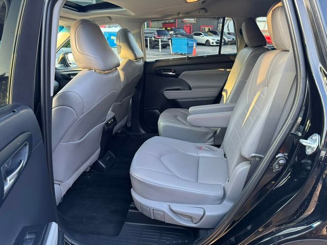 2021 Toyota Highlander XLE AWD - 23024498 - 5