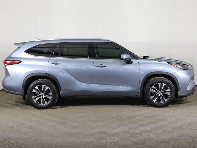 2021 Toyota Highlander XLE AWD - 23002801 - 19
