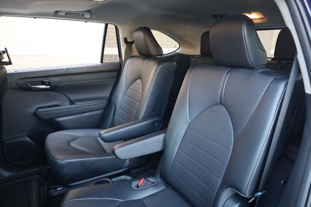 2021 Toyota Highlander XLE AWD - 22876742 - 21