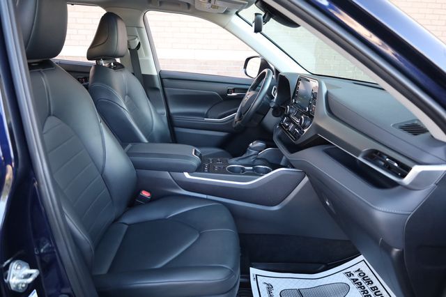 2021 Toyota Highlander XLE AWD - 22876742 - 30