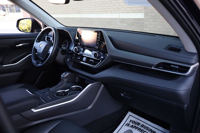 2021 Toyota Highlander XLE AWD - 22876742 - 31