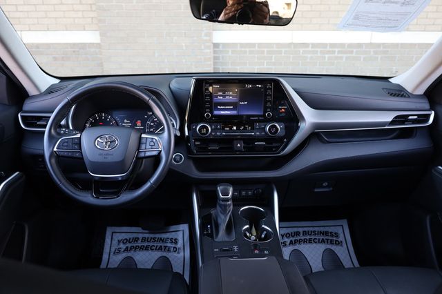 2021 Toyota Highlander XLE AWD - 22876742 - 32