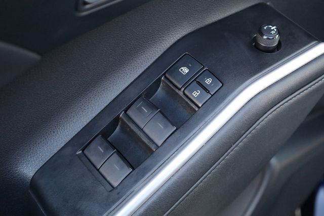 2021 Toyota Highlander XLE AWD - 22876742 - 38