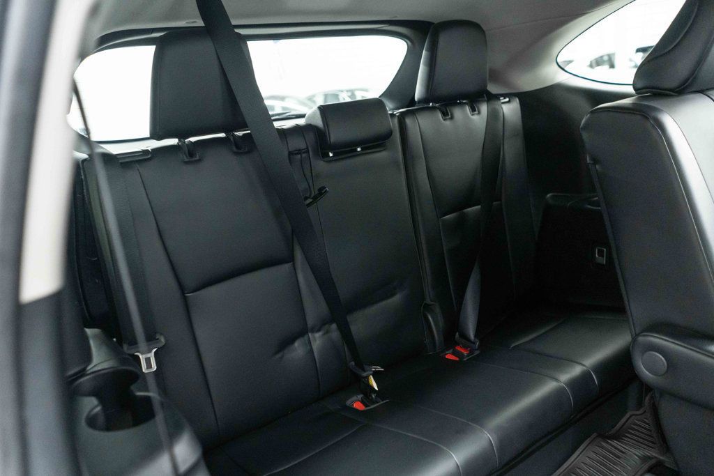 2021 Toyota Highlander XLE photo 11