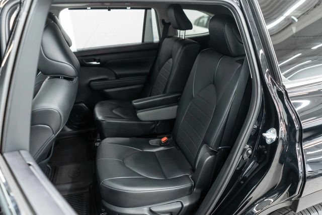 2021 Toyota Highlander XLE AWD - 22903209 - 16