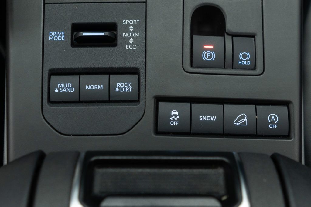 2021 Toyota Highlander XLE photo 26