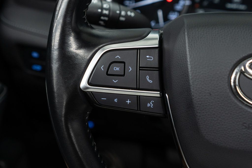 2021 Toyota Highlander XLE photo 27