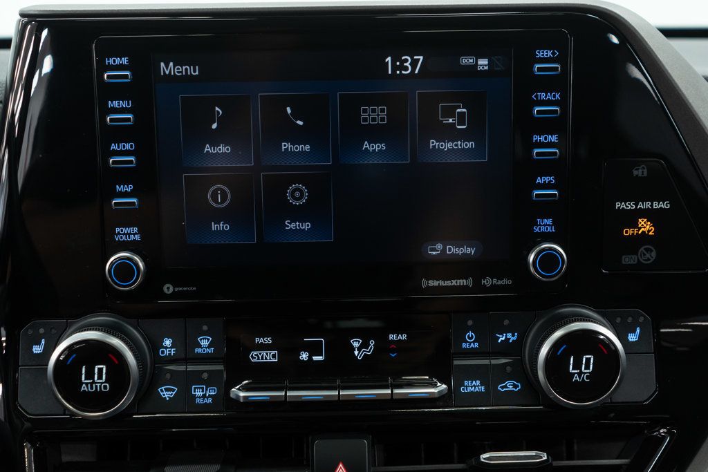 2021 Toyota Highlander XLE photo 29