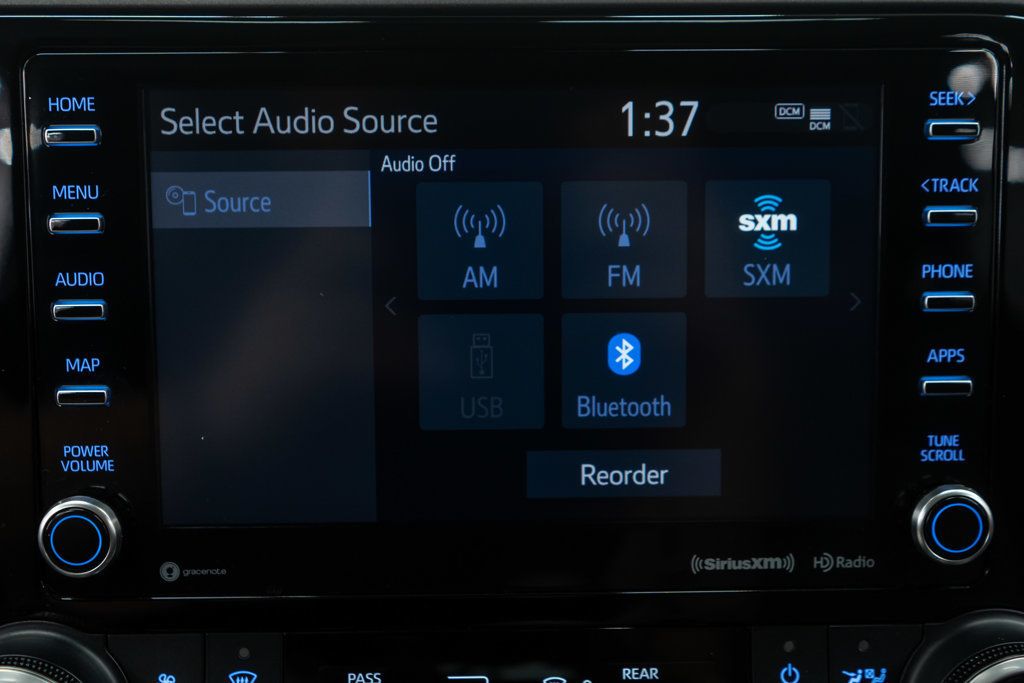 2021 Toyota Highlander XLE photo 31