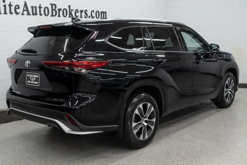 2021 Toyota Highlander XLE photo 34