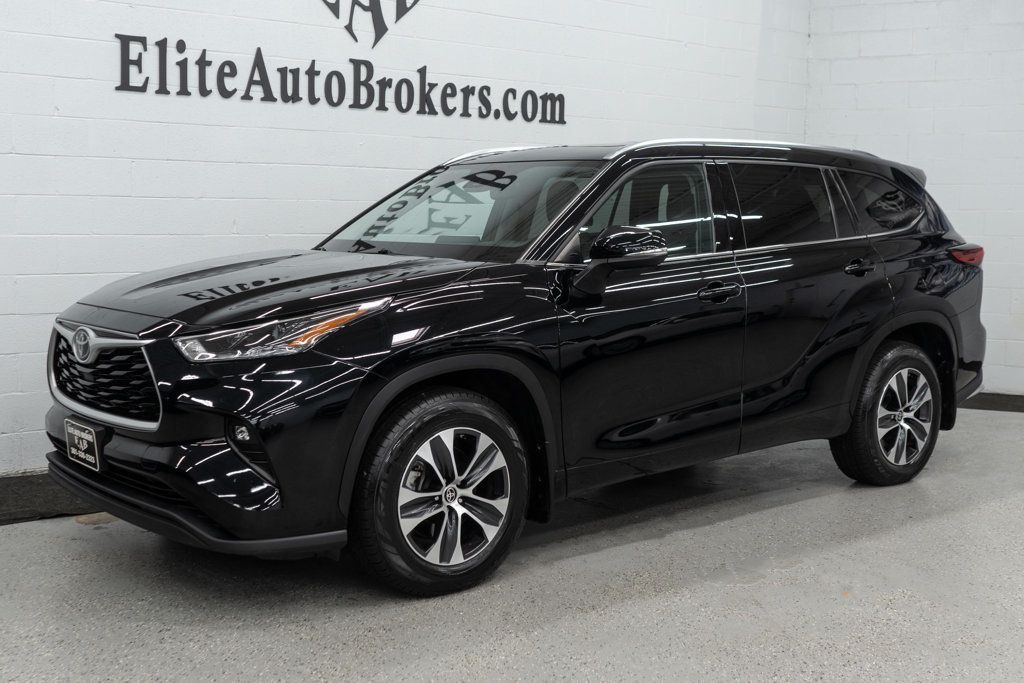 2021 Toyota Highlander XLE photo 35