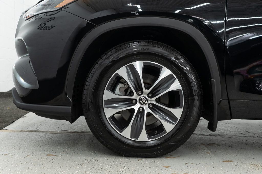 2021 Toyota Highlander XLE photo 38