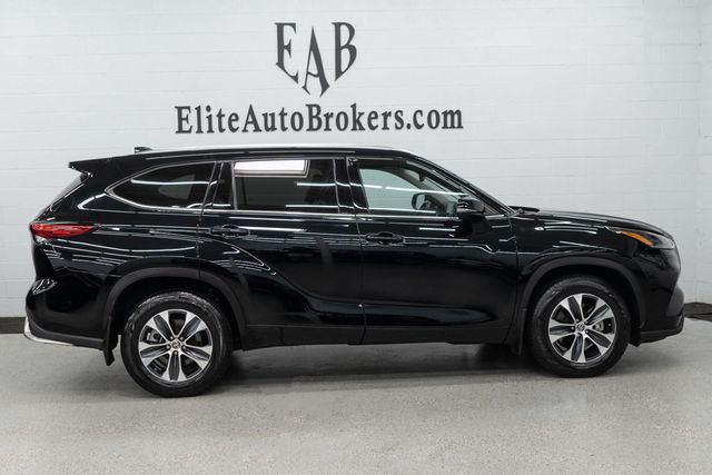 2021 Toyota Highlander XLE AWD - 22903209 - 4