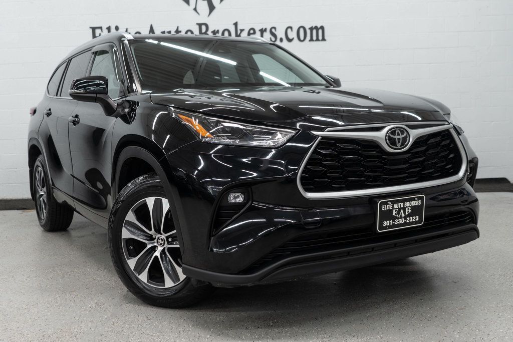 2021 Toyota Highlander XLE photo 5