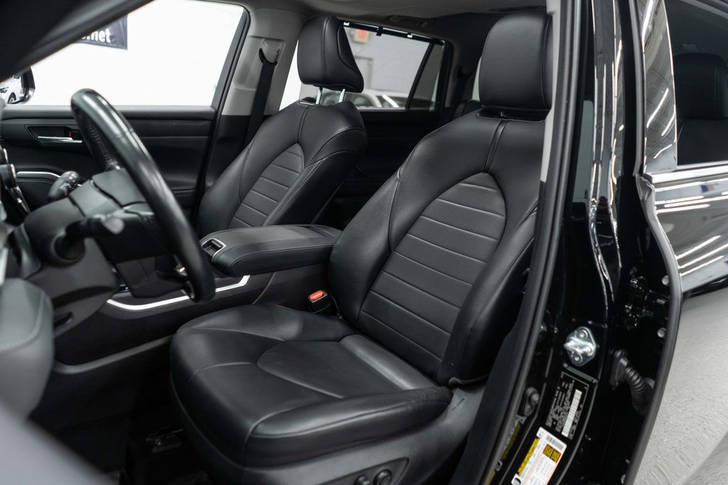 2021 Toyota Highlander XLE photo 7