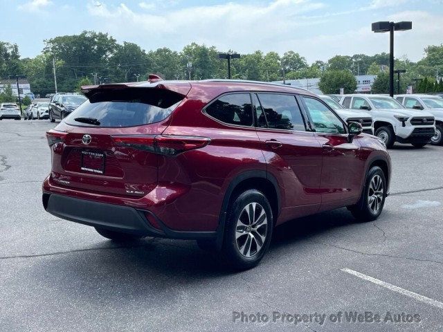 2021 Toyota Highlander XLE AWD - 22472014 - 3