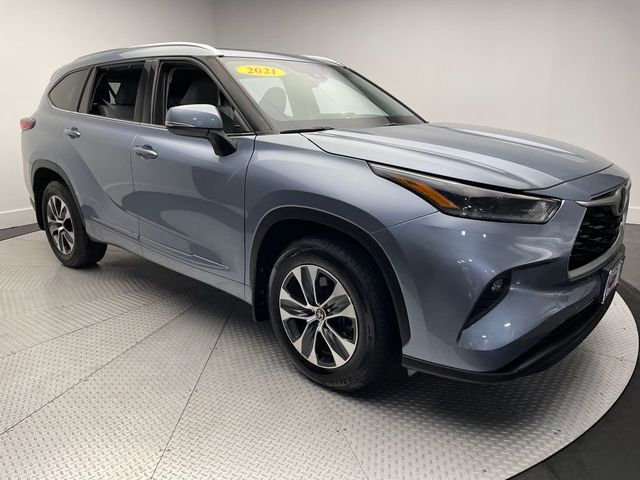 2021 Toyota Highlander XLE AWD - 22875081 - 2