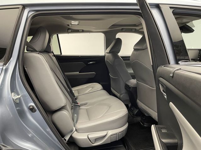 2021 Toyota Highlander XLE AWD - 22875081 - 37