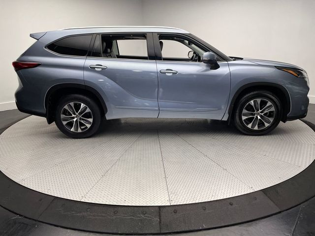 2021 Toyota Highlander XLE AWD - 22875081 - 3