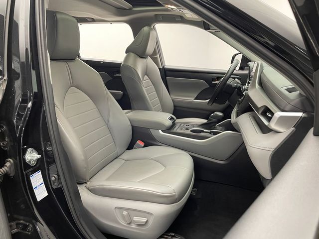2021 Toyota Highlander XLE AWD - 22924768 - 17
