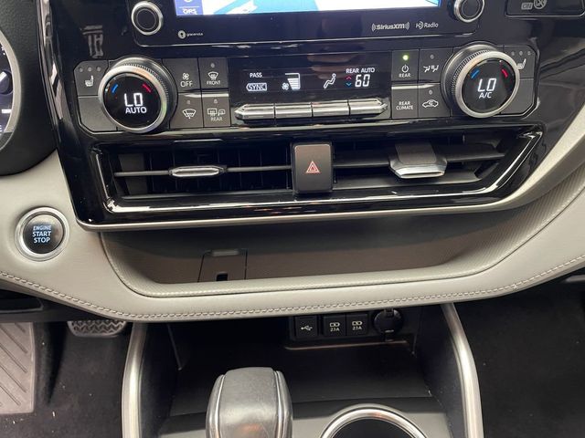 2021 Toyota Highlander XLE AWD - 22924768 - 26