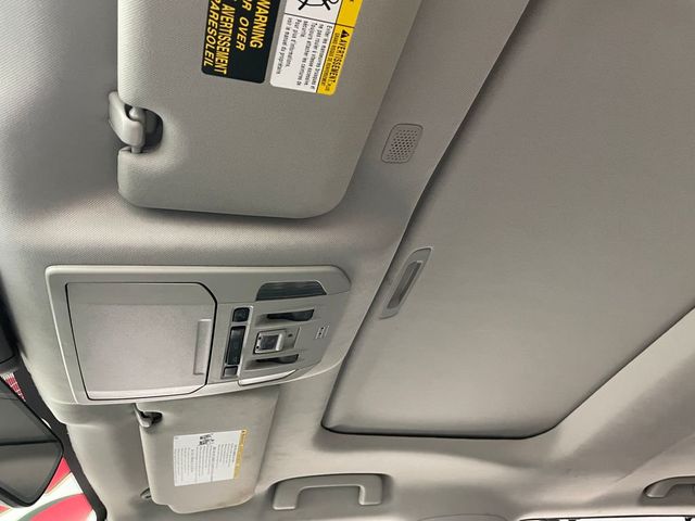 2021 Toyota Highlander XLE AWD - 22924768 - 31