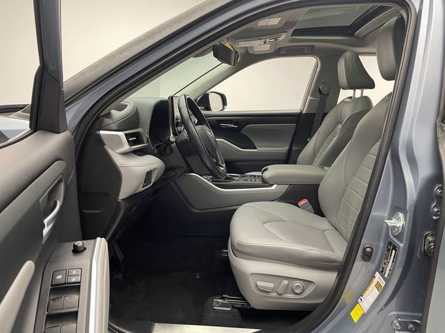 2021 Toyota Highlander XLE AWD - 22959843 - 11