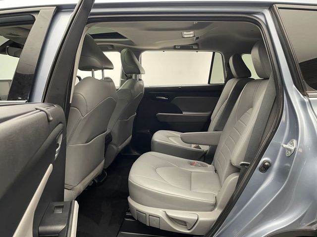 2021 Toyota Highlander XLE AWD - 22959843 - 14