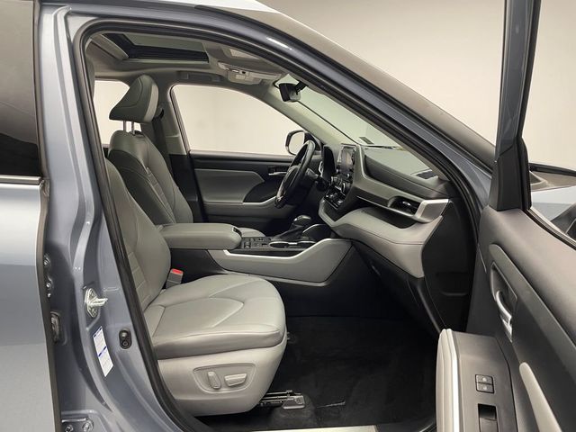 2021 Toyota Highlander XLE AWD - 22959843 - 20