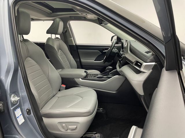 2021 Toyota Highlander XLE AWD - 22959843 - 21