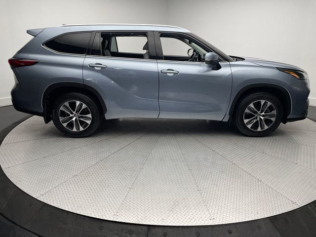 2021 Toyota Highlander XLE AWD - 22959843 - 3