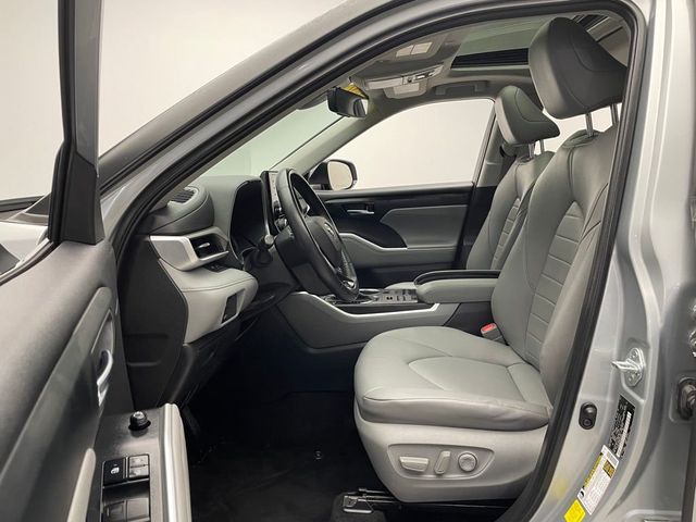 2021 Toyota Highlander XLE AWD - 22983545 - 11