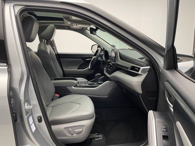 2021 Toyota Highlander XLE AWD - 22983545 - 16