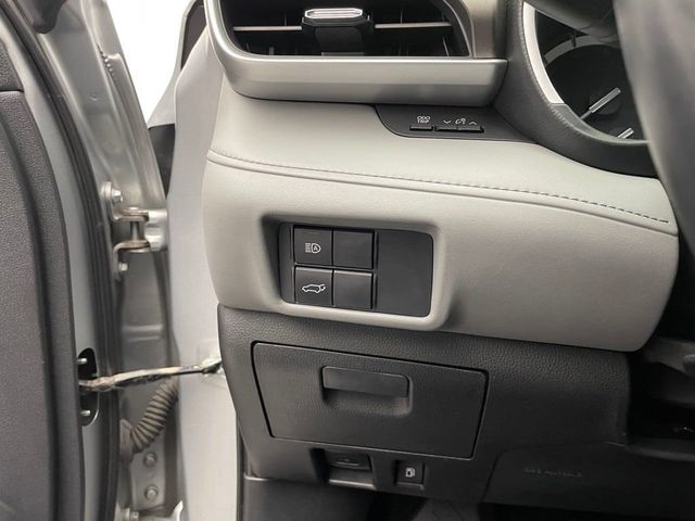 2021 Toyota Highlander XLE AWD - 22983545 - 19